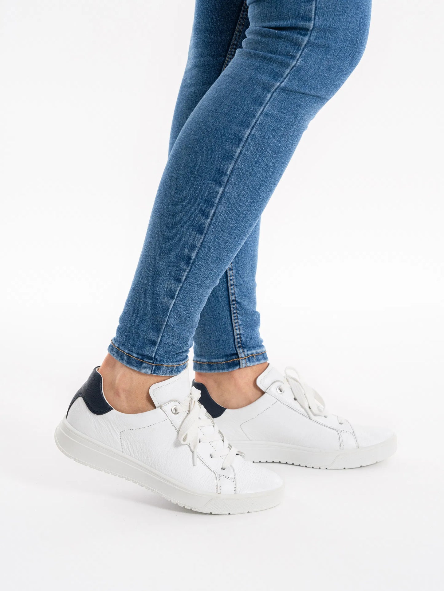 Ara Women's 1250016-04 Leather Rom Lace-Up Sneakers White