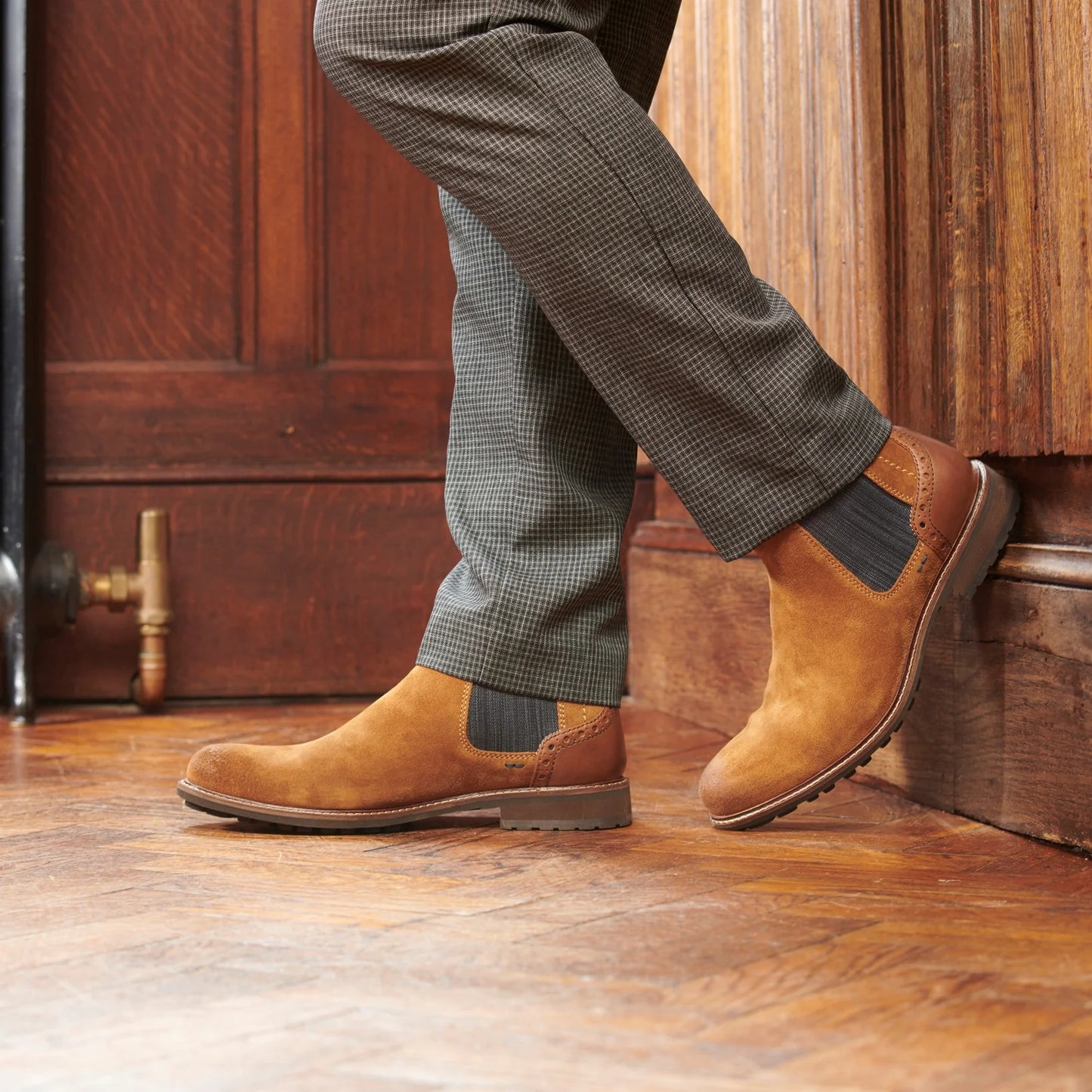 Josef Seibel Men's Jasper 50 Suede Waterproof Chelsea Boots Camel Brown