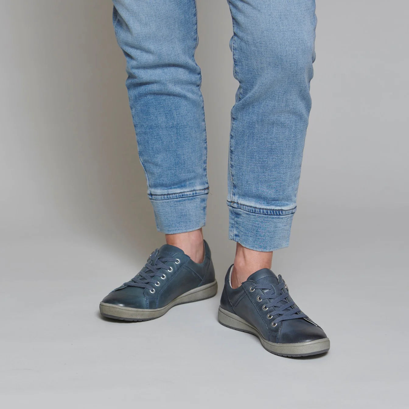 Josef Seibel Women's Caren 12 Leather Fashion Trainers Ocean Blue