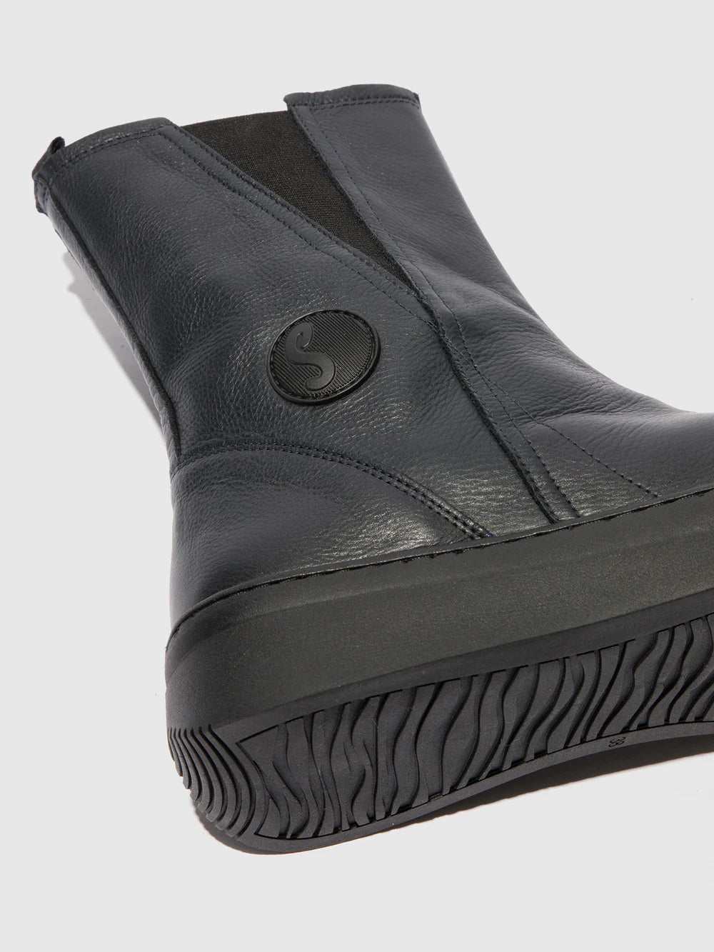 Softinos Women's AMBE757SOFLeather Chelsea Boots Black