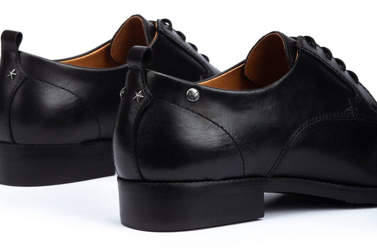 Pikolinos Women’s Royal W4D-4723 Leather Shoes Black