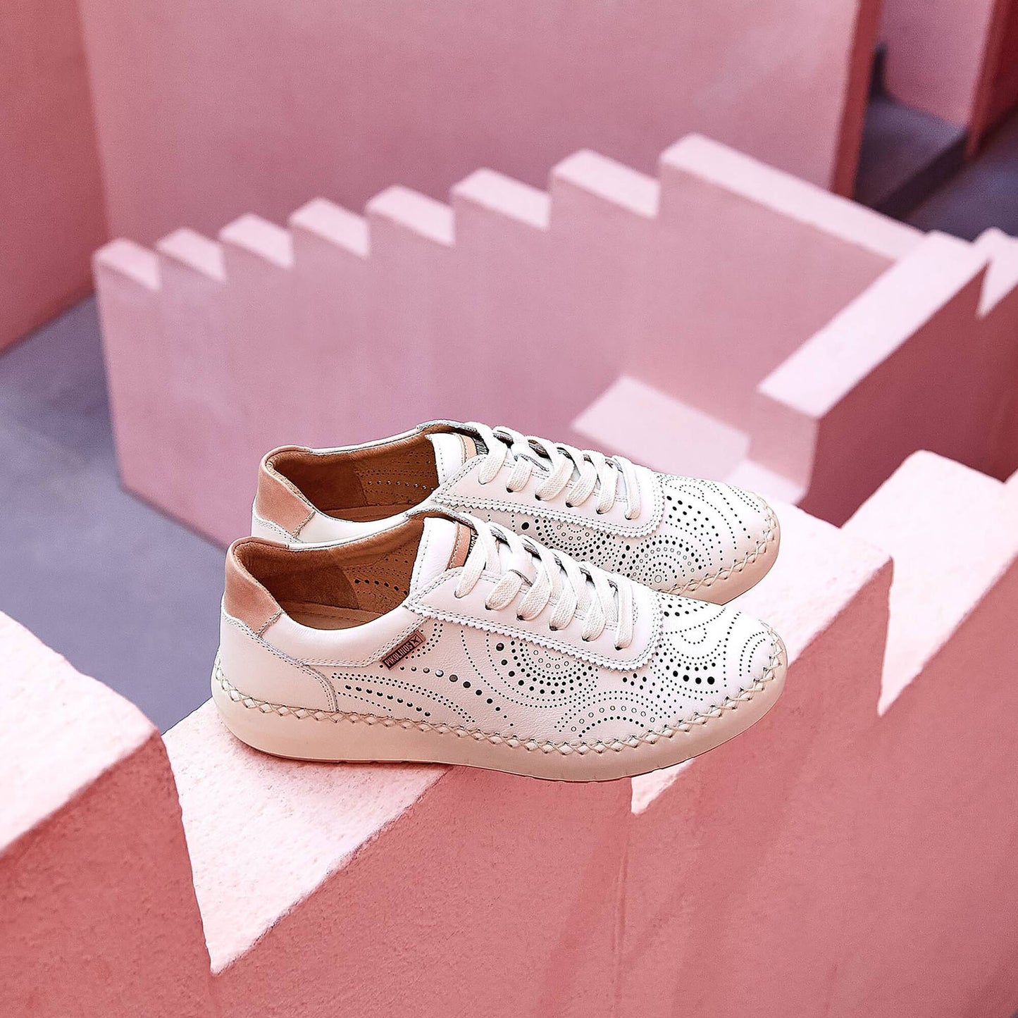 Pikolinos Women's Mesina W6B-6996 Leather Punched Sneakers Nata