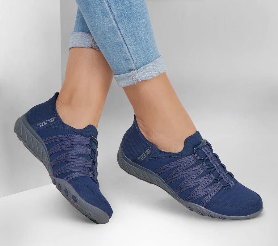 Skechers Women's 100593/NVY Slip-ins Relaxed Fit: Breathe-Easy - Roll-With-Me Trainers Navy Blue