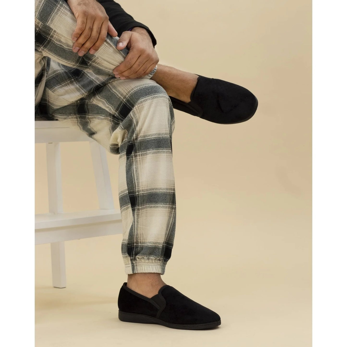 Lunar Men's Lazy Dogz KMD105 BK Tamar II Black Slipper
