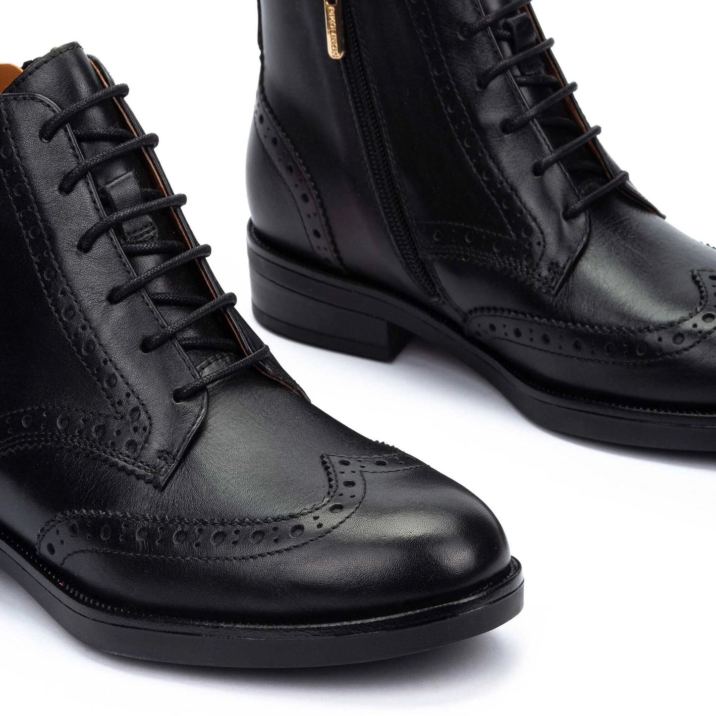 Pikolinos Women's Puertollano W3C-8856 Leather Flat Ankle Boots Black