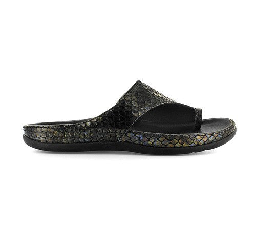 Strive Women's Capri Sandals Black Snake