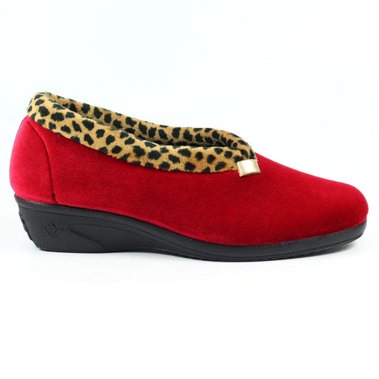 Lunar Women's KLA005 Paloma Leopard Trim Slippers Red