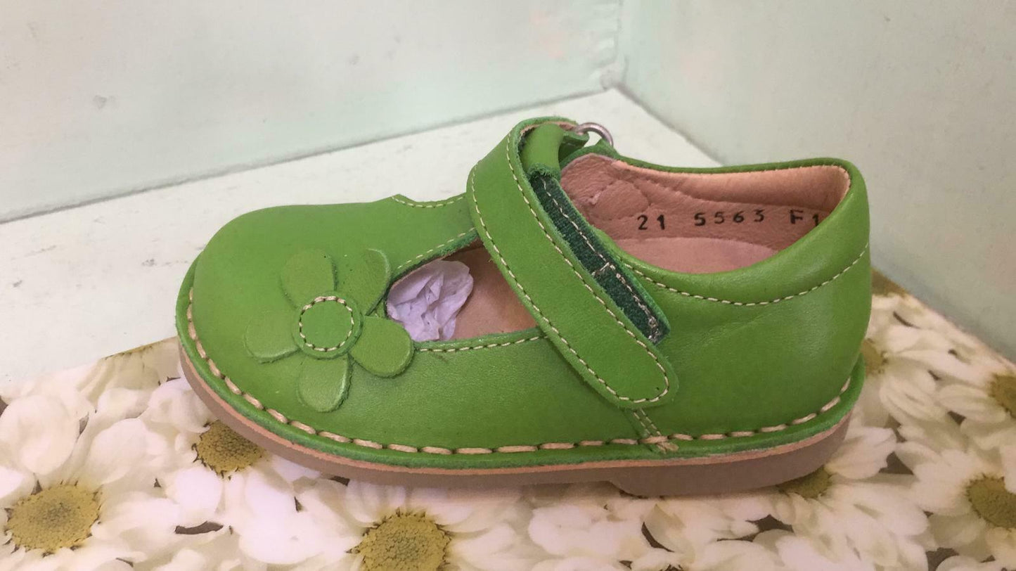Petasil Childrens Girls Colleen T-Bar Leather Shoes Apple Green